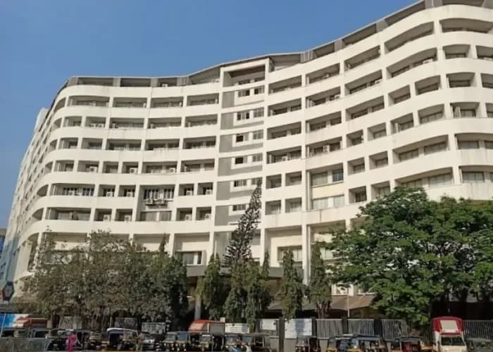 Stay Near Mithibai
